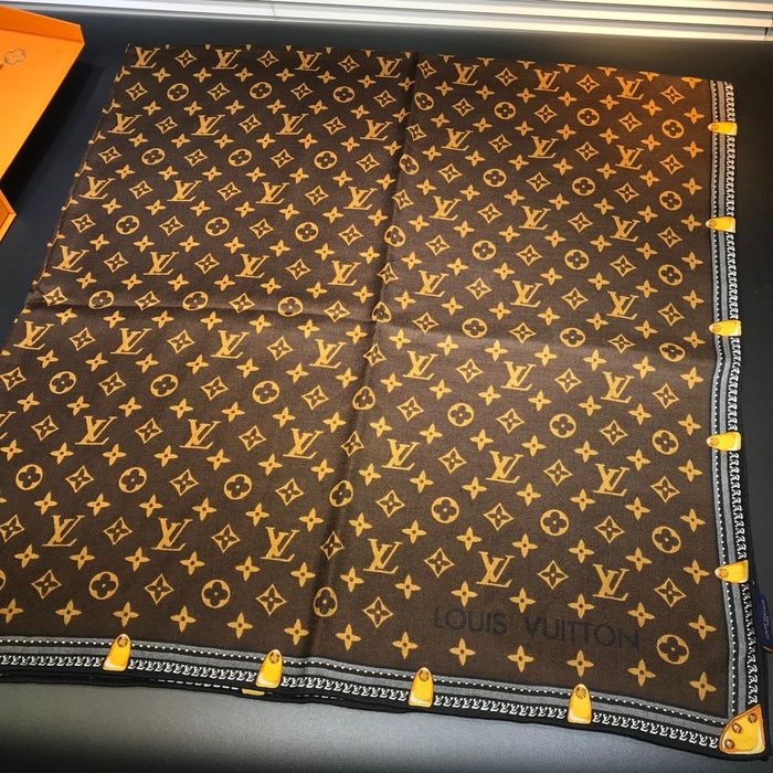 Louis Vuitton Scarf LV00097